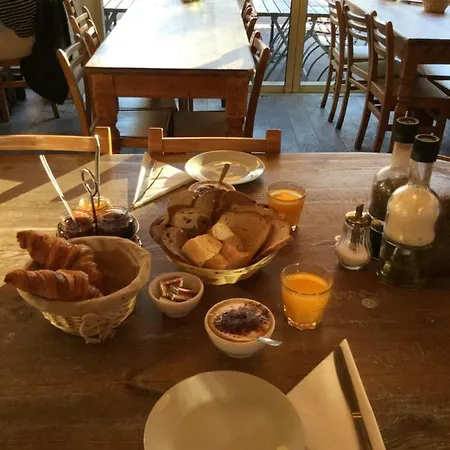 룸 위드 아 뷔 3*