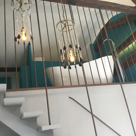 룸 위드 아 뷔 B&B 2*