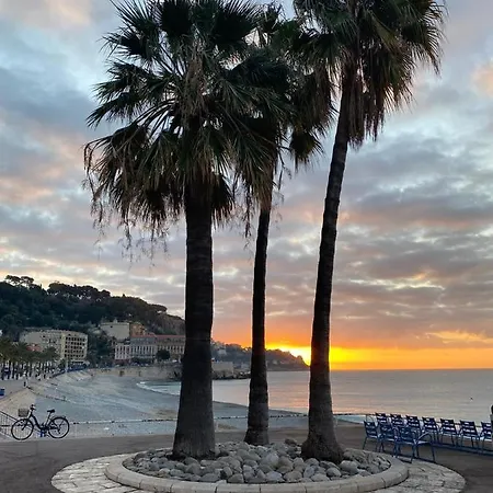 룸 위드 아 뷔 B&B 3*