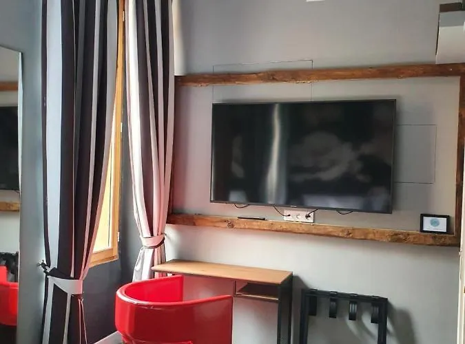 With A Vue Bed and Breakfast Νίκαια