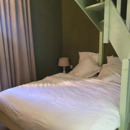 With A Vue Bed and Breakfast Νίκαια