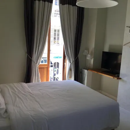 Bed and Breakfast With A Vue Νίκαια