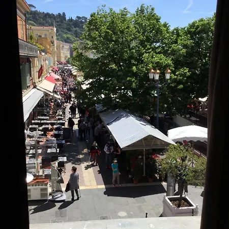 Frühstückspension With A Vue