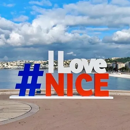 ルーム ウィズ ア ビュー ベッド・アンド・ブレックファスト 3*